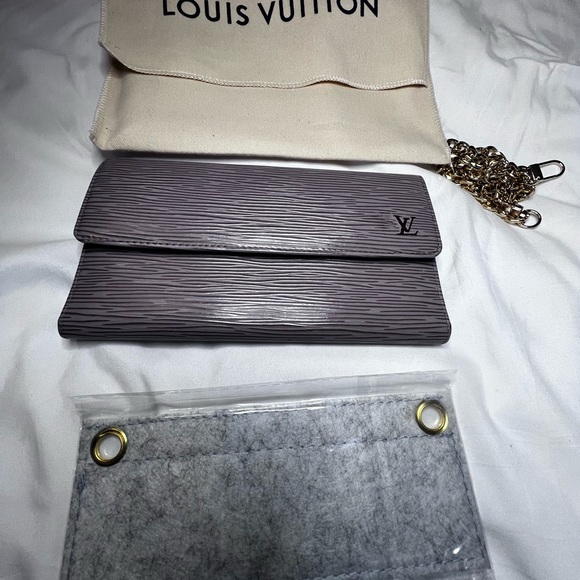 Louis Vuitton Gray Women's Bag - Picture 1 of 12